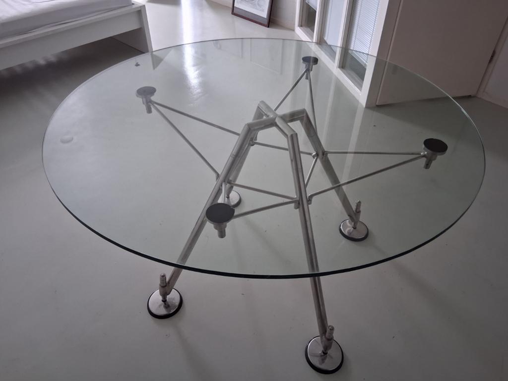 Nomos Tecno ronde eettafel door Sir Norman Foster, Antiek en Kunst, Ophalen
