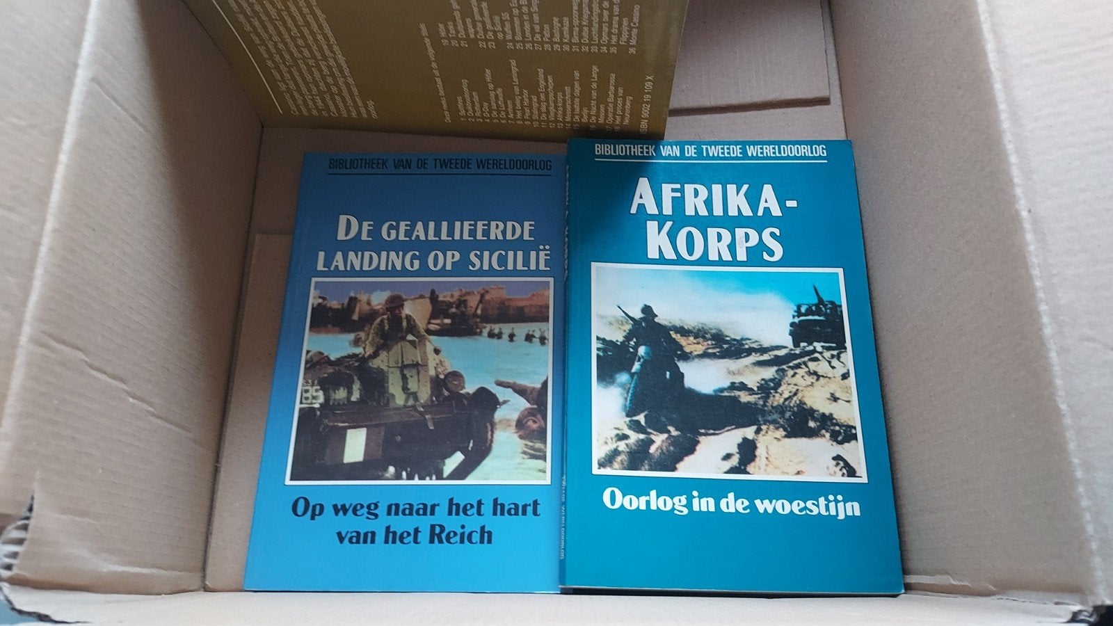 2 de wereldoorlogs boeken., Ophalen of Verzenden, Gelezen