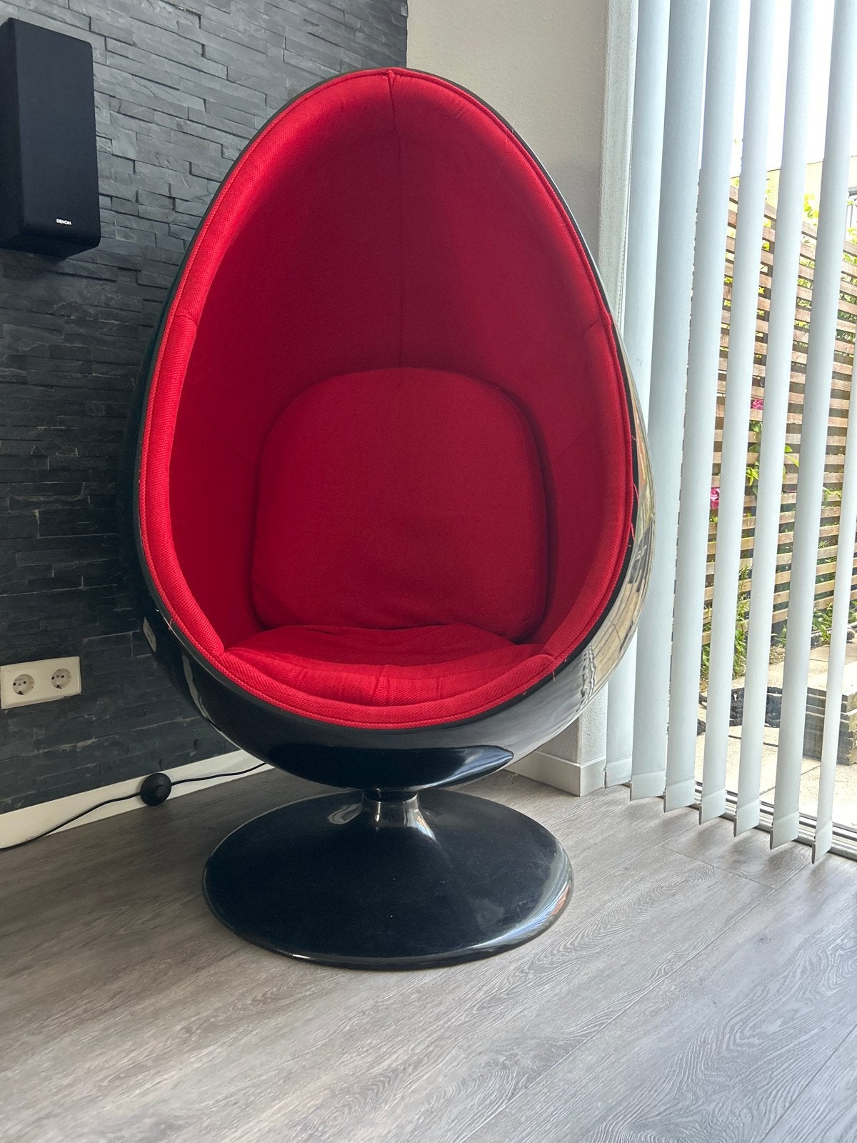 Moderne Zwarte Egg Chair, Ophalen, Zwart, Zo goed als nieuw, Design, retro maar ook modern.