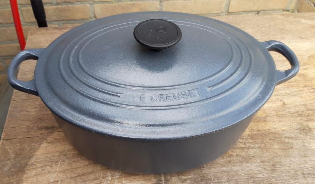 Le creuset ovale pan grijs, Ophalen of Verzenden, Zo goed als nieuw, Gietijzer, Koekenpan of Braadpan