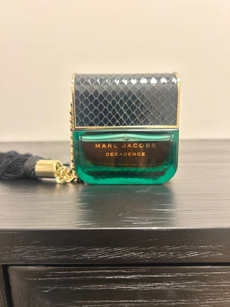 Marc Jacobs Decadence 50ml  parfum, Sieraden, Tassen en Uiterlijk, Ophalen of Verzenden, Zo goed als nieuw