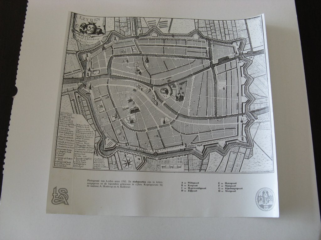 Plattegrond leiden anno 1762 de stadspoorten, Ophalen of Verzenden, Voor 1940, Zo goed als nieuw, Overige onderwerpen