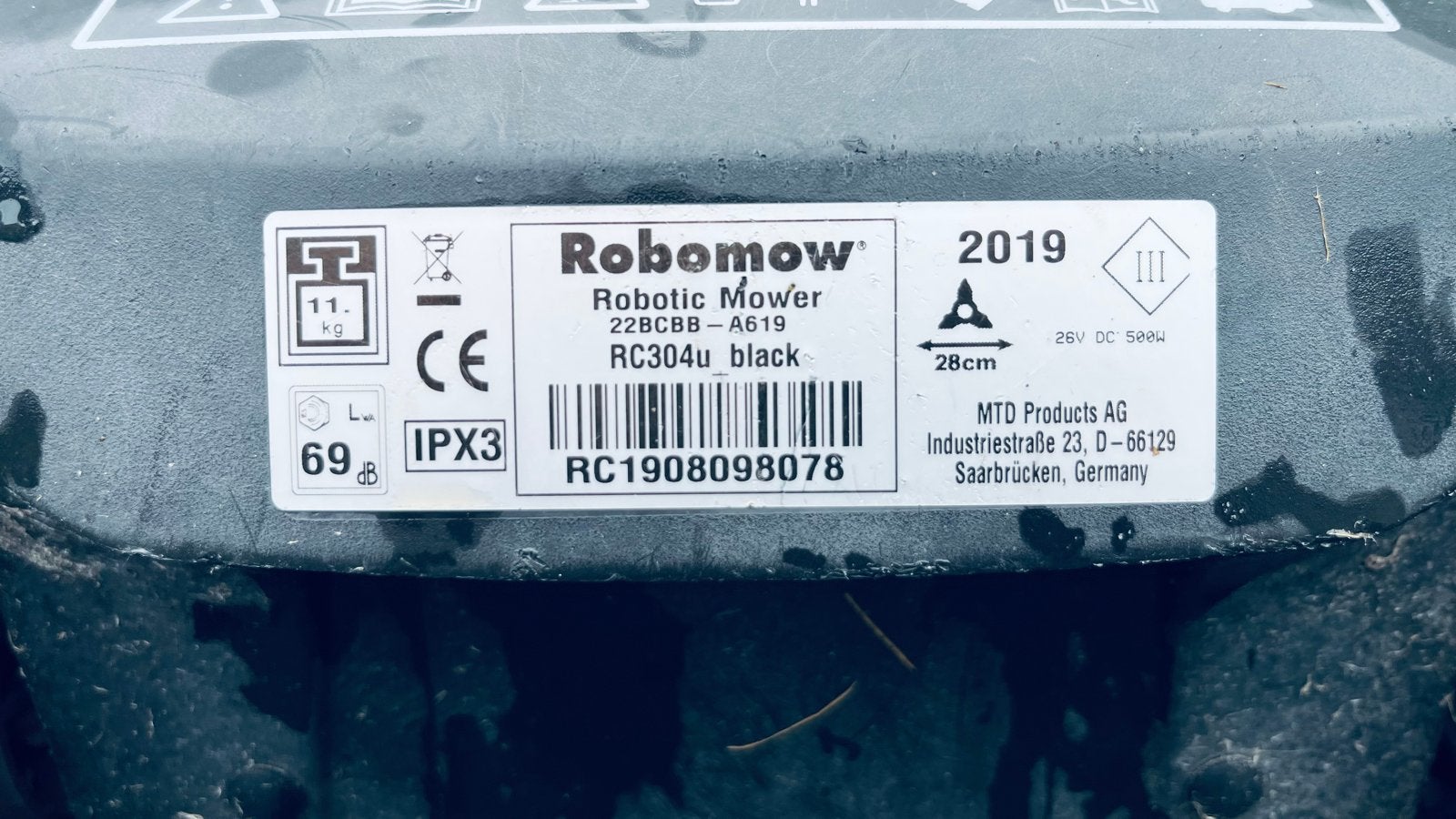 Robomow RC304U robotmaaier 2019 + garage – nieuwe accu nodig, Gebruikt, Robomow, Ophalen of Verzenden, Meer dan 25 cm