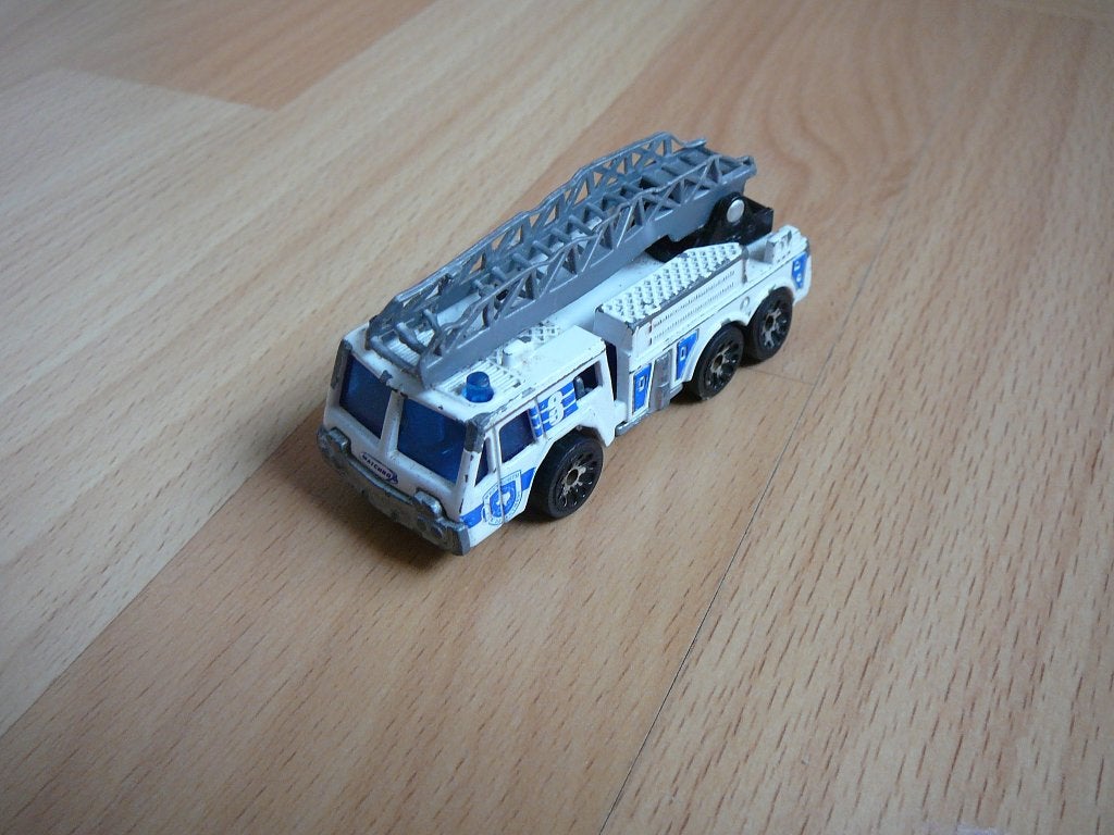 Matchbox witte brandweerwagen met grijze ladder, Ophalen of Verzenden, Auto