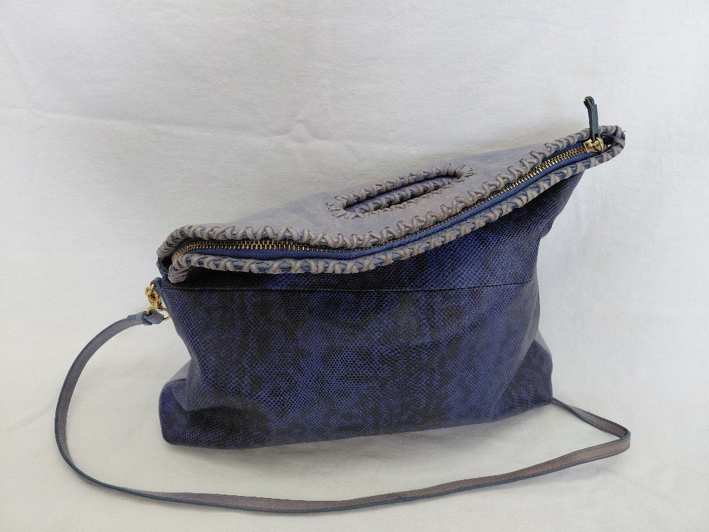 Vince Camuto leren foldover crossbody tas / grote clutch, Ophalen of Verzenden, Gebruikt, Blauw, Schoudertasje