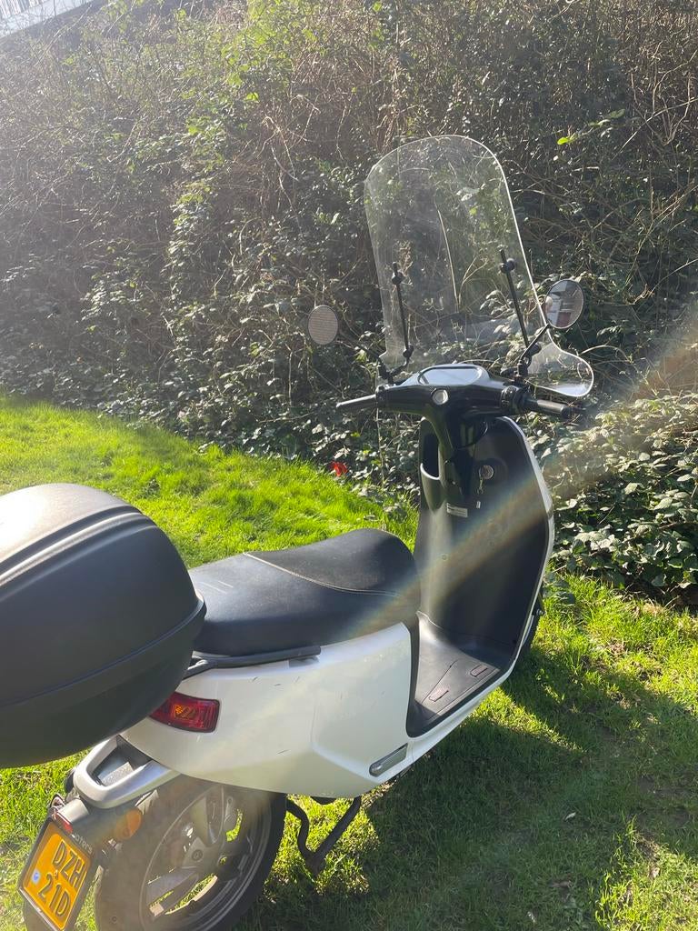 E2 elktrische scooter, Ophalen