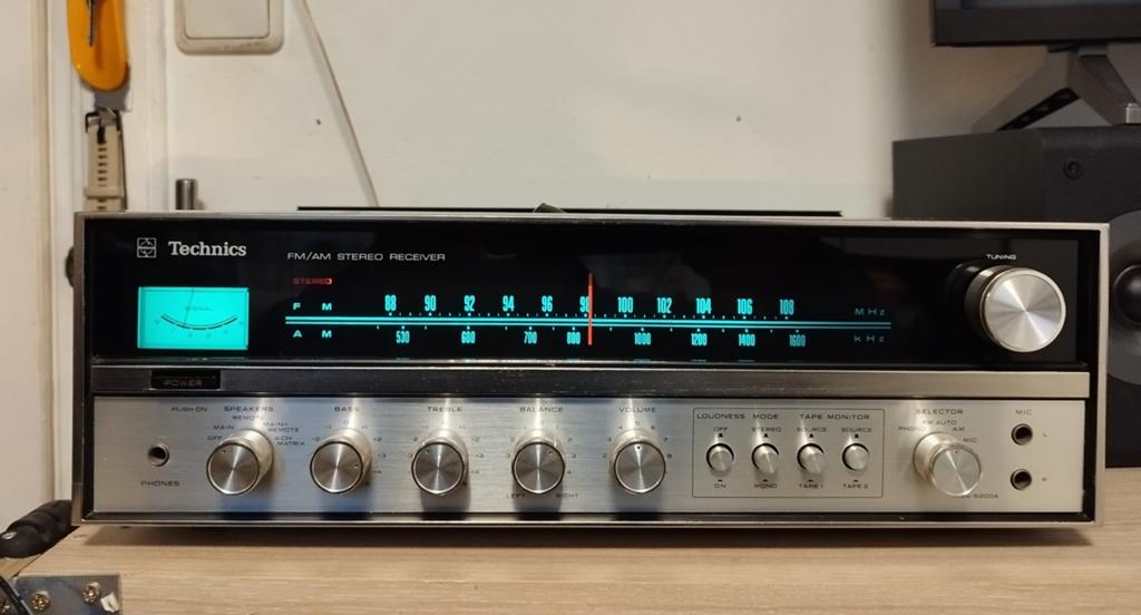 TECHNICS FM  / AM stereo receiver SA - 5200 ., Overige merken, Gebruikt, Ophalen of Verzenden, Minder dan 60 watt