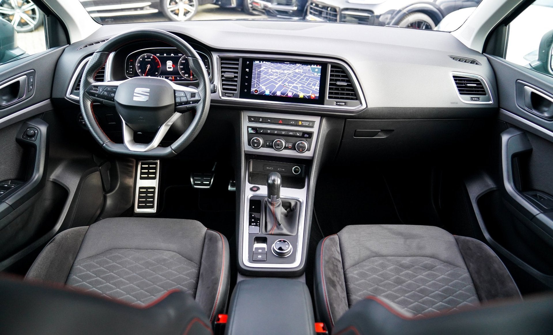 Seat Ateca 1.5 TSI Xperience | Adaptief Cruise | Carplay | L, 4 cilinders, 150 pk, Ateca, Bedrijf