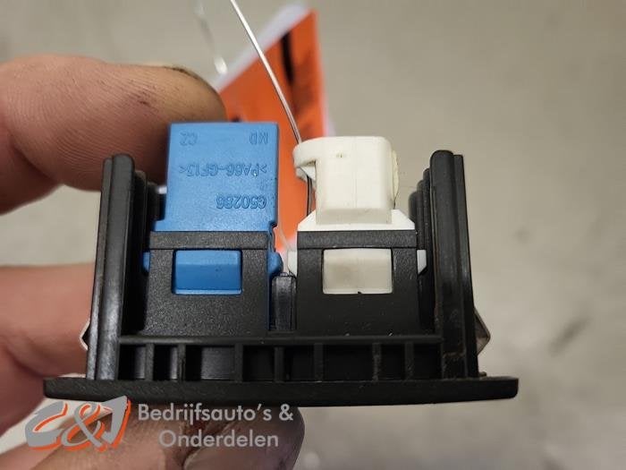 AUX/USB aansluiting van een Mercedes Vito, Gebruikt, -, -, Ophalen of Verzenden