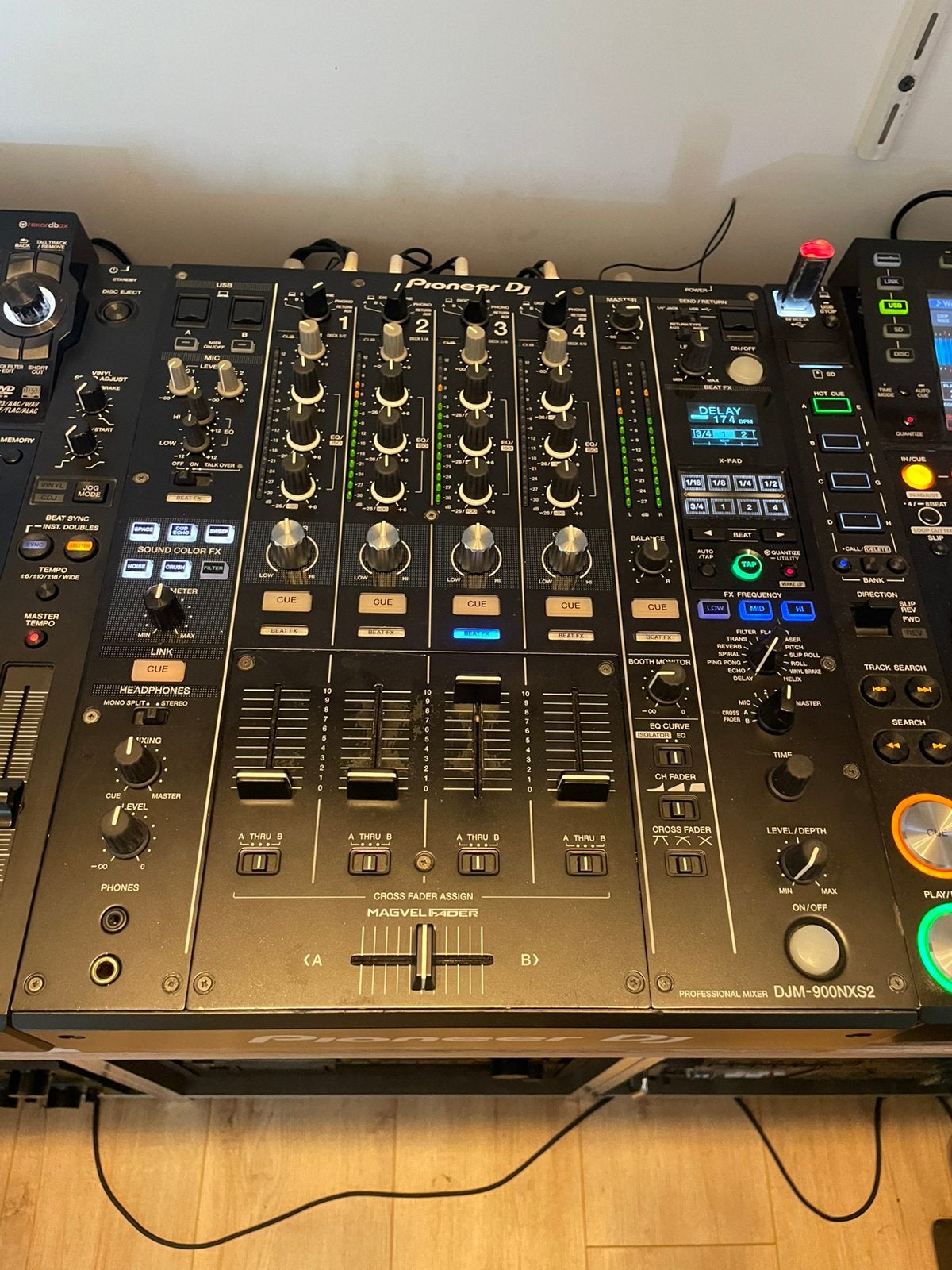 Pioneer DJ mixer / mengpaneel DJM900NXS2, Ophalen of Verzenden, Gebruikt, Minder dan 5 kanalen, Microfooningang