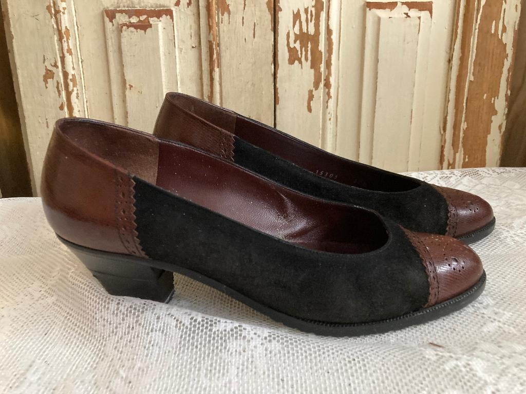 Maat: 37,5 / Bruno Magli / schoenen in 2 soorten leer, Schoenen met lage hakken, Bruin, Gedragen, Bruno Magli