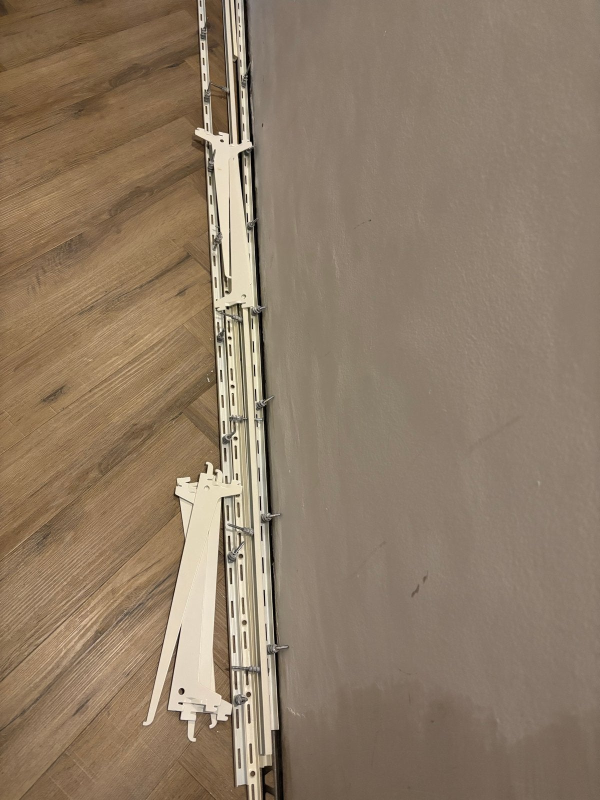 Witte plankdragers en rails voor wandplanken, Ophalen of Verzenden, Gebruikt