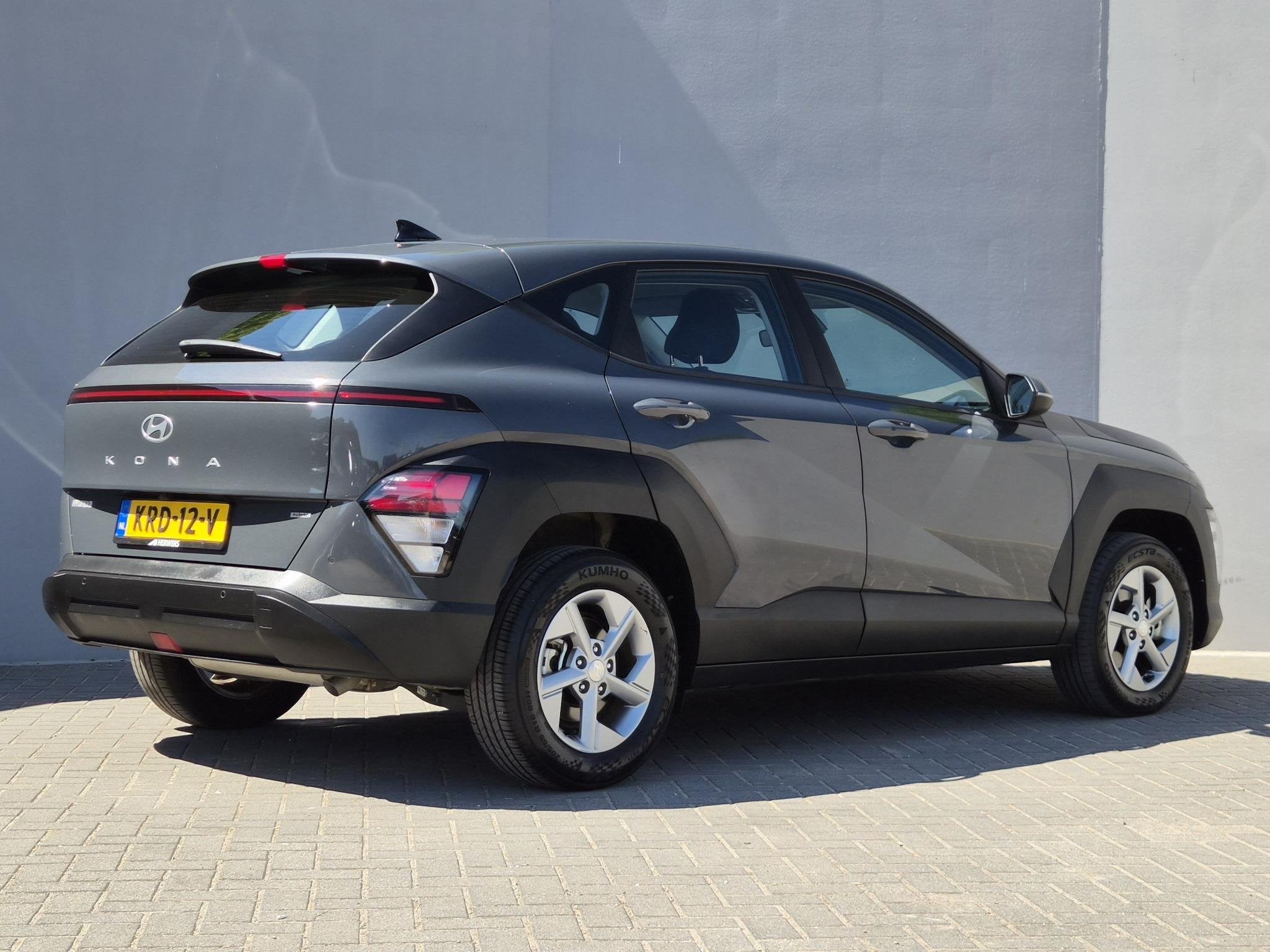 Foto 3 van Hyundai Kona 1.6 GDI HEV Comfort / Trekgewicht 1300 kg / App