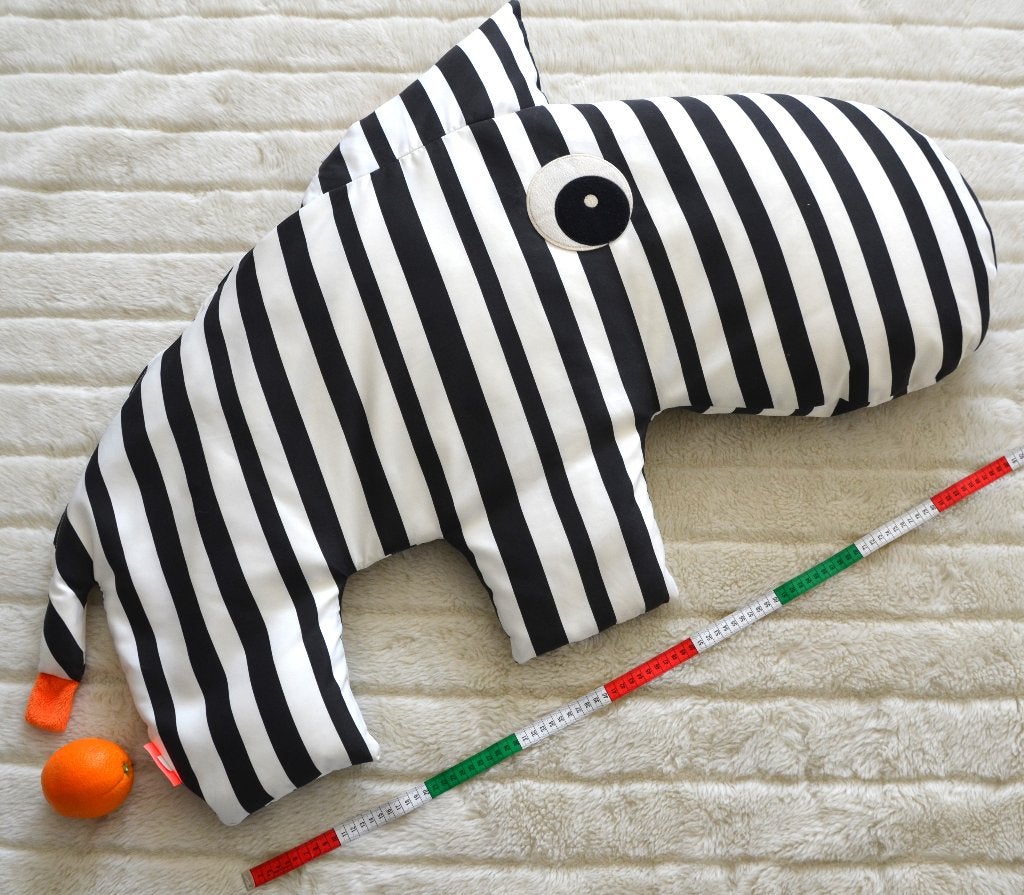 Zebra zitzak van Dobe by Dear, voedings- knuffelkussen, Done by Deer, Kleed of Kussen, Ophalen of Verzenden, Zo goed als nieuw