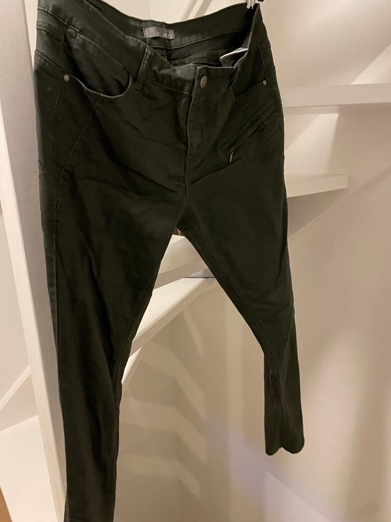 Cro broek groen legergroen maat 42, Kleding | Dames, Maat 42/44 (L), C.ro, Ophalen of Verzenden, Zo goed als nieuw