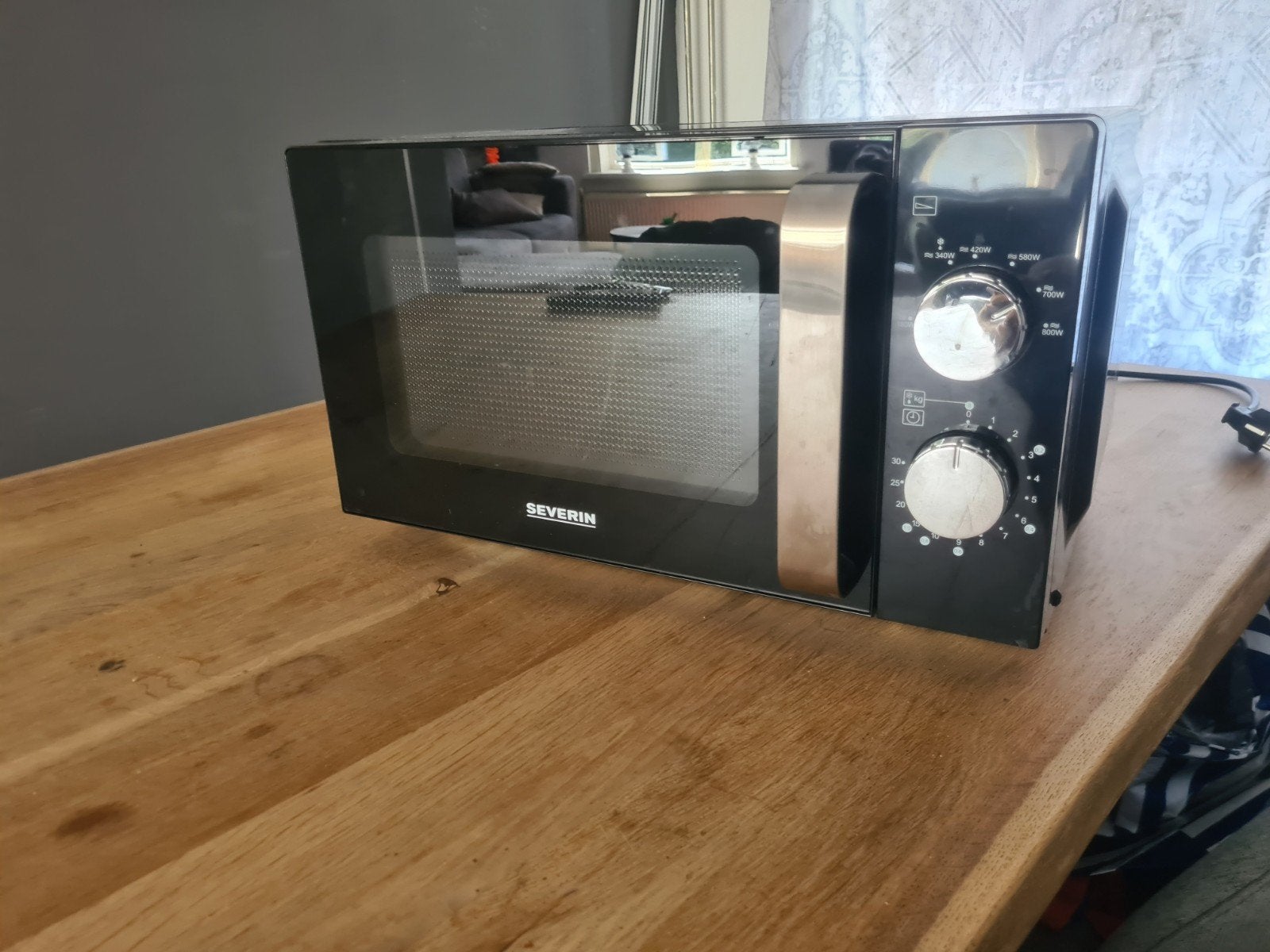 Severin Magnetron MW7761 - Compact en Gebruiksvriendelijk, Ophalen