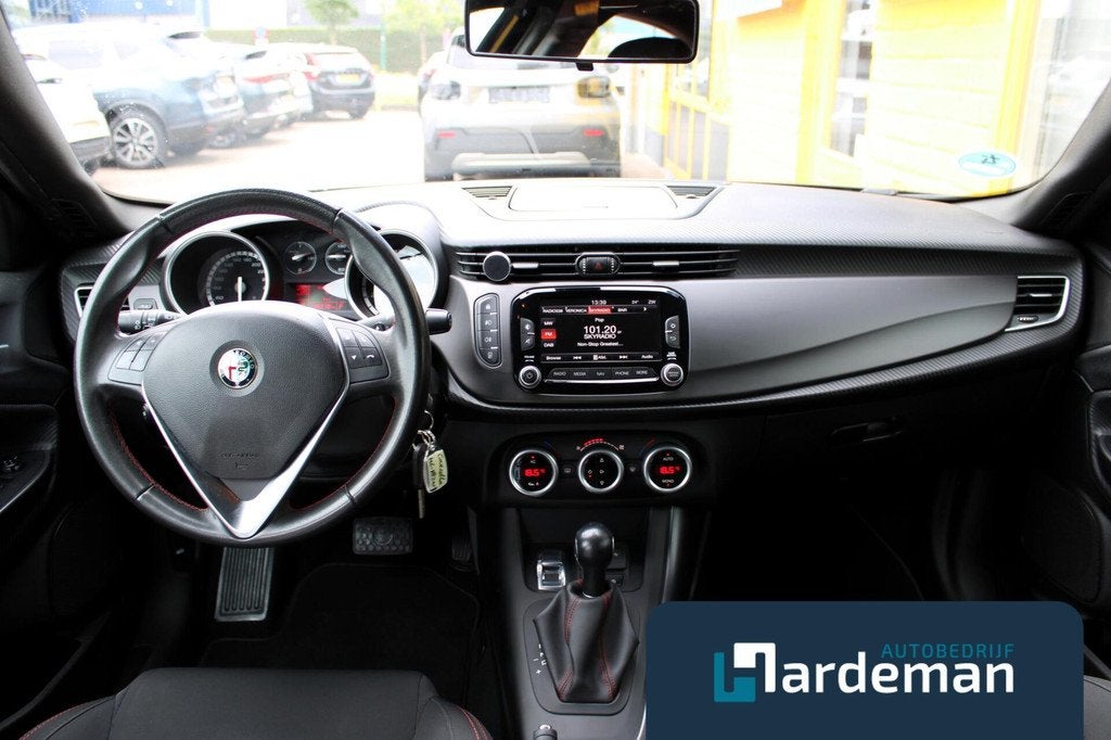 Alfa Romeo Giulietta 1.4 T Sprint Automaat Navi, Auto's, Euro 6, 4 cilinders, Automatische klimaatregeling, Zwart