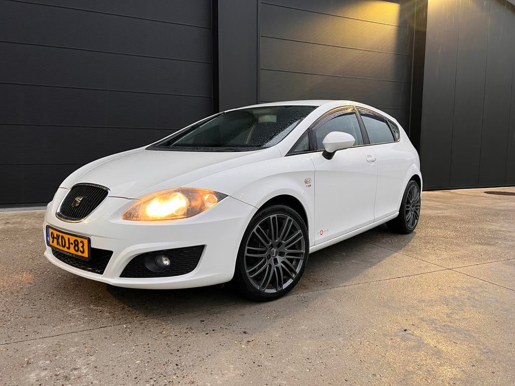 Seat Leon 1.2 TSI 105pk Airco Cruise Wit Facelift Topstaat!!, Auto's, Seat, Voorwielaandrijving, Euro 5, Stof, Zwart