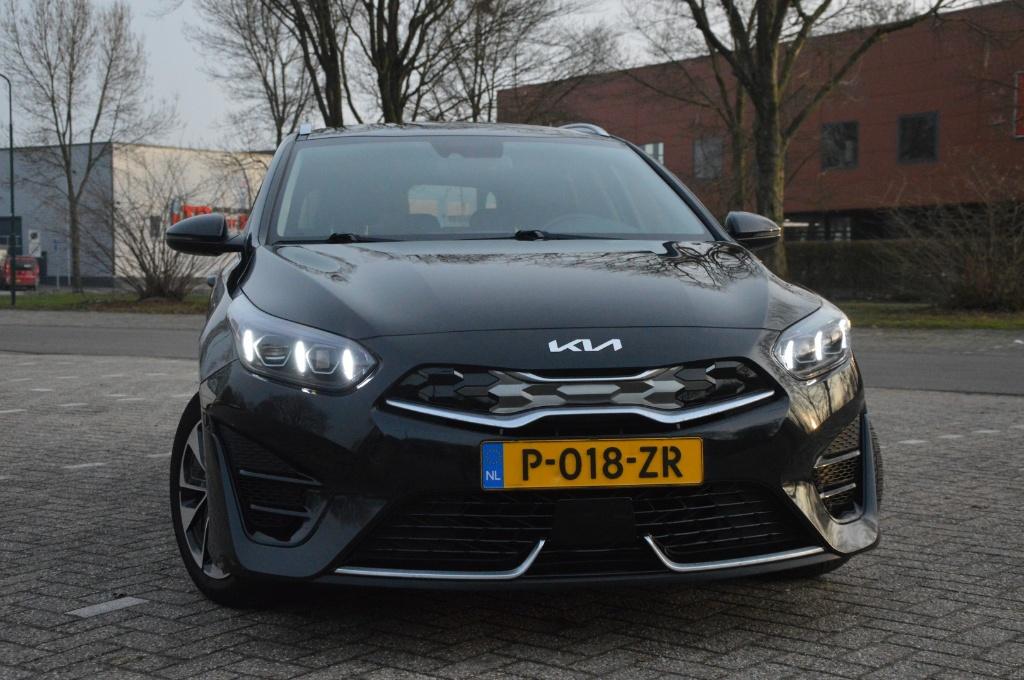 Kia Ceed Sportswagon 1.6 PHEV 2022 Automaat | Scherpe Prijs, Auto's, 77 km/l, Leder en Stof, Zwart, Stationwagon