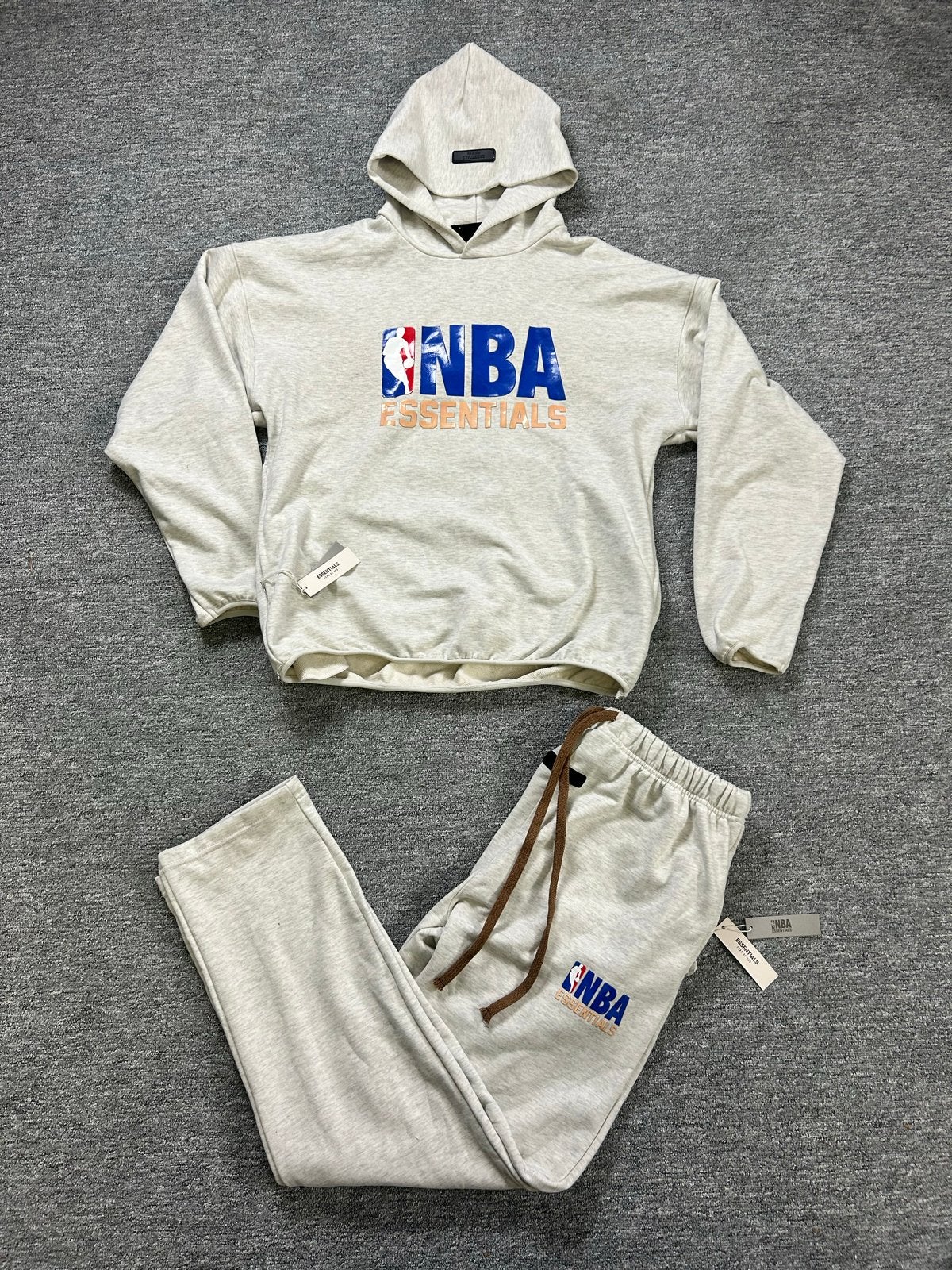 essentials NBA trainingspak €65, Ophalen of Verzenden, Zo goed als nieuw