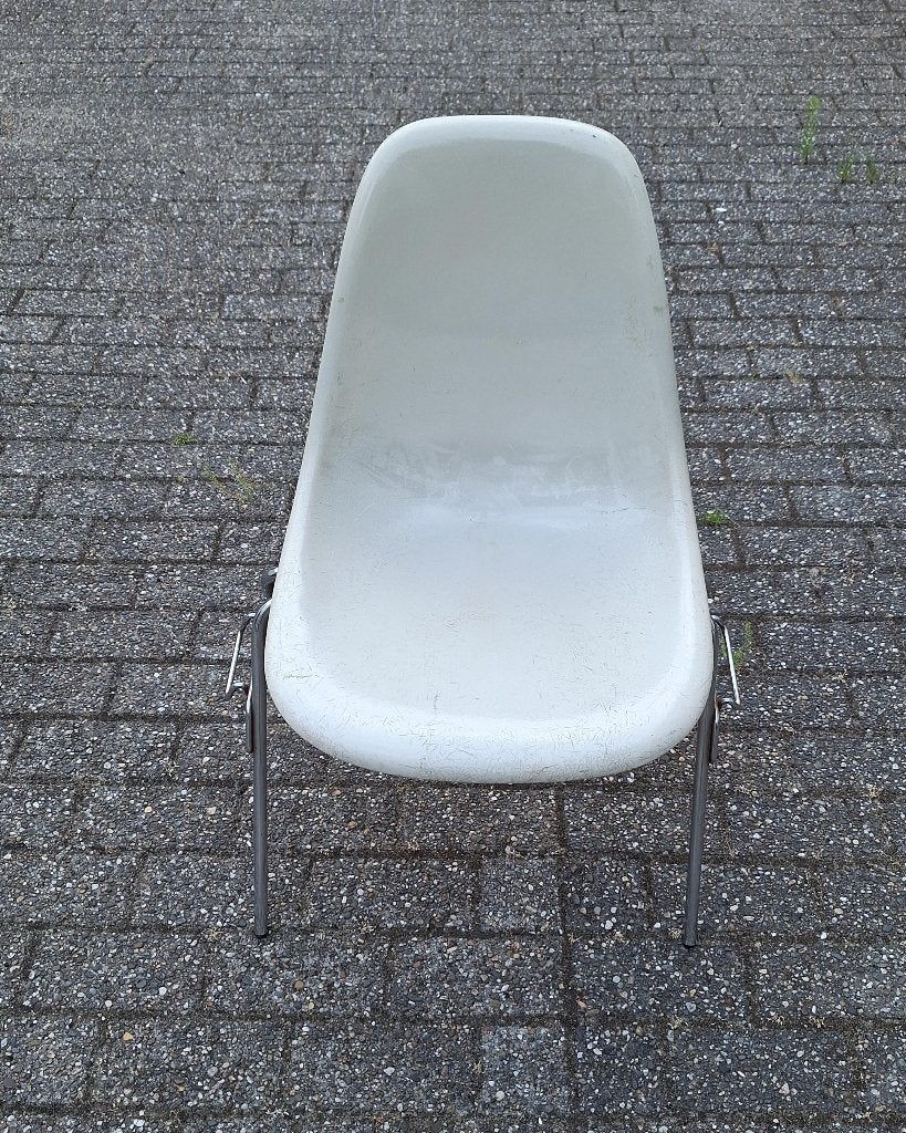 Herman Miller fiberglass kuipstoel, Huis en Inrichting, Stoelen, Ophalen, Kunststof, Gebruikt, Design Eames