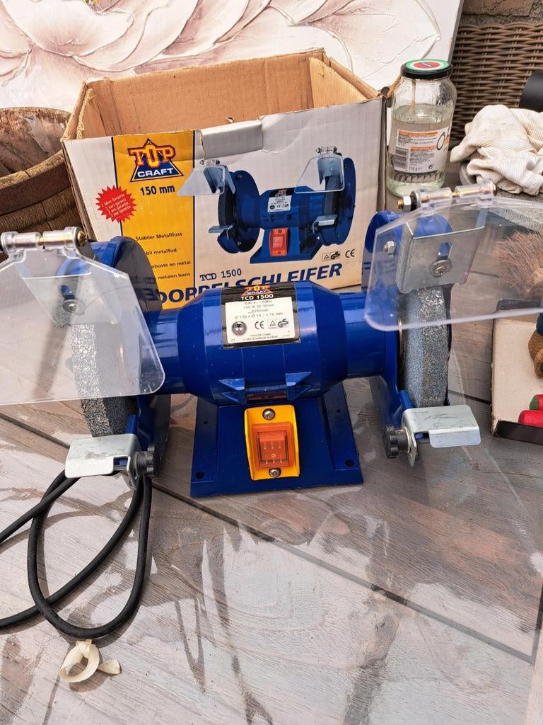 Dubbele slijpmachine 1maal gebruikt, Ophalen of Verzenden, Zo goed als nieuw, Minder dan 700 watt, Werkbankslijpmachine