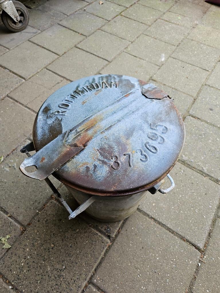 Zinken container Rotterdam, Ophalen, Zo goed als nieuw