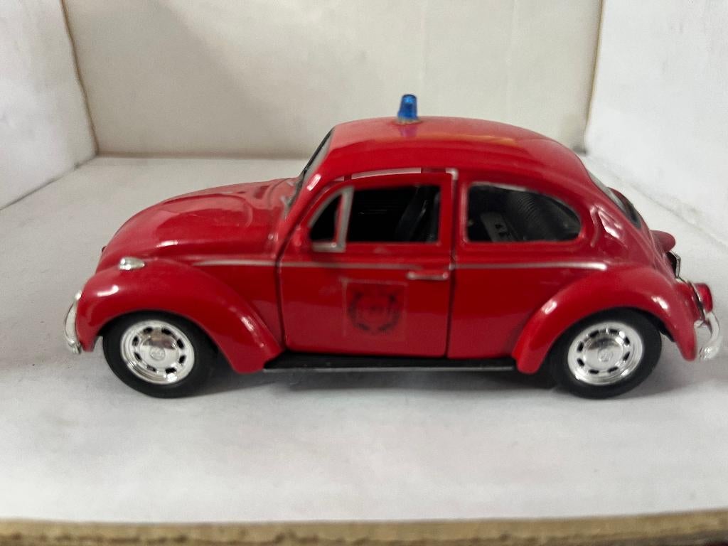 VW Kever Brandweer code 3., Hobby en Vrije tijd, Modelauto's | Overige schalen, Ophalen of Verzenden, Zo goed als nieuw, Auto