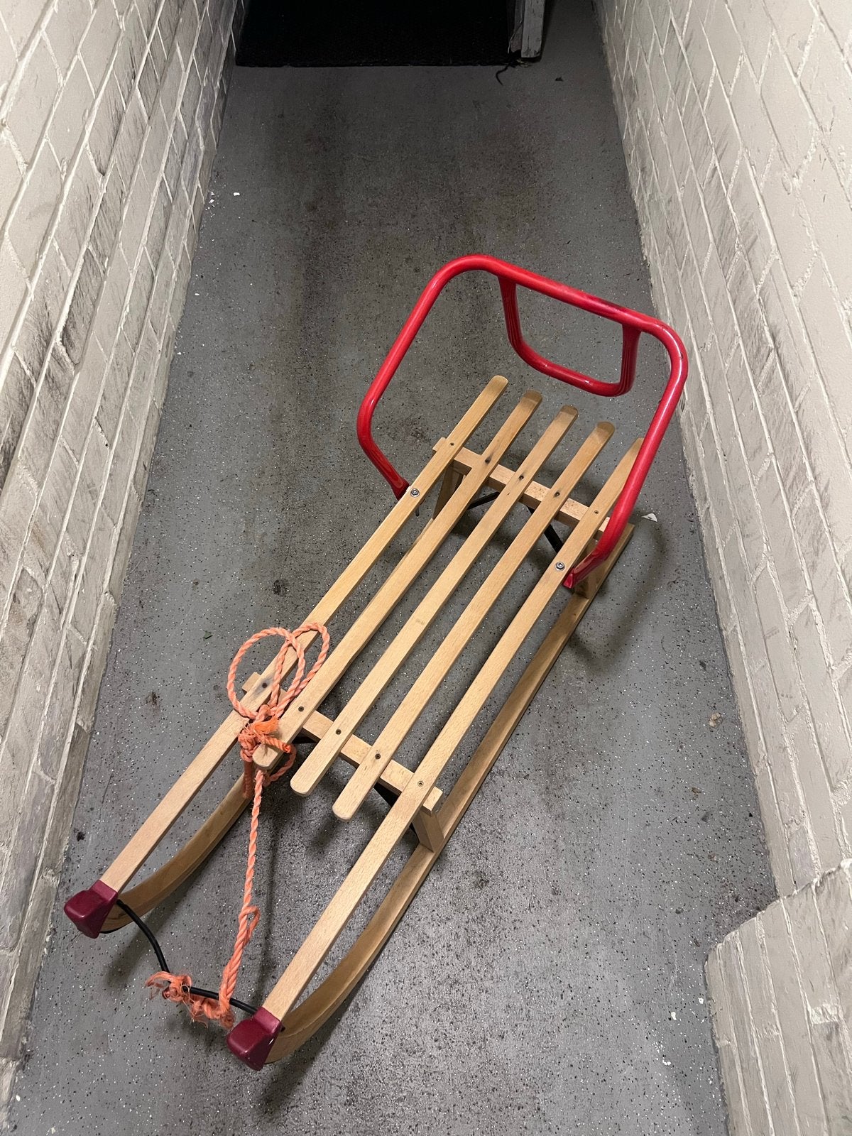 Houten slee met rugleuning en trekkoord, Ophalen, Rugleuning, Gebruikt, Hout