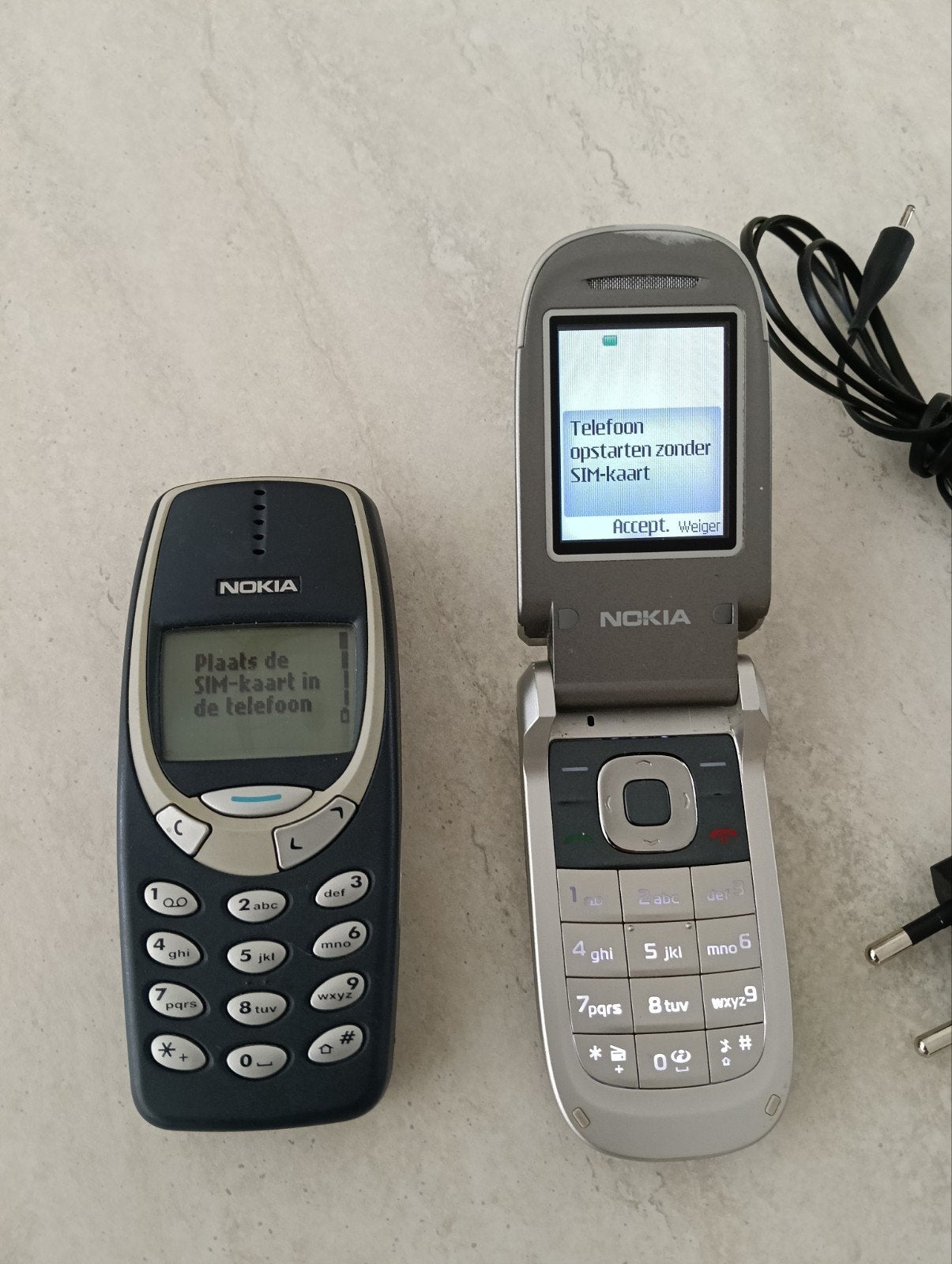 Nokia 2760 en Nokia 3310 GSM, Telecommunicatie, Mobiele telefoons | Nokia, Ophalen of Verzenden, Gebruikt, Fysiek toetsenbord