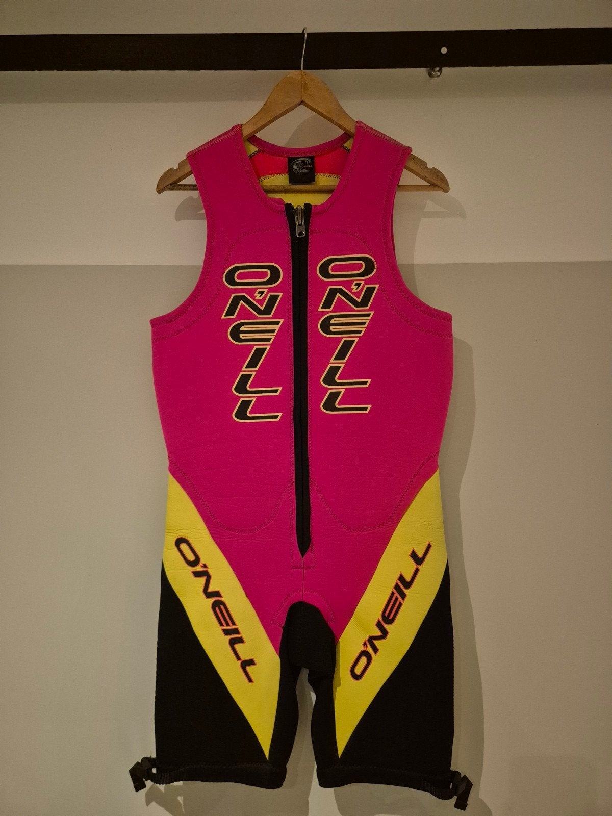 Vintage O'Neill Wetsuit - Roze, Geel, Zwart - Maat L, Wetsuit, Gebruikt, O'Neill, Ophalen of Verzenden