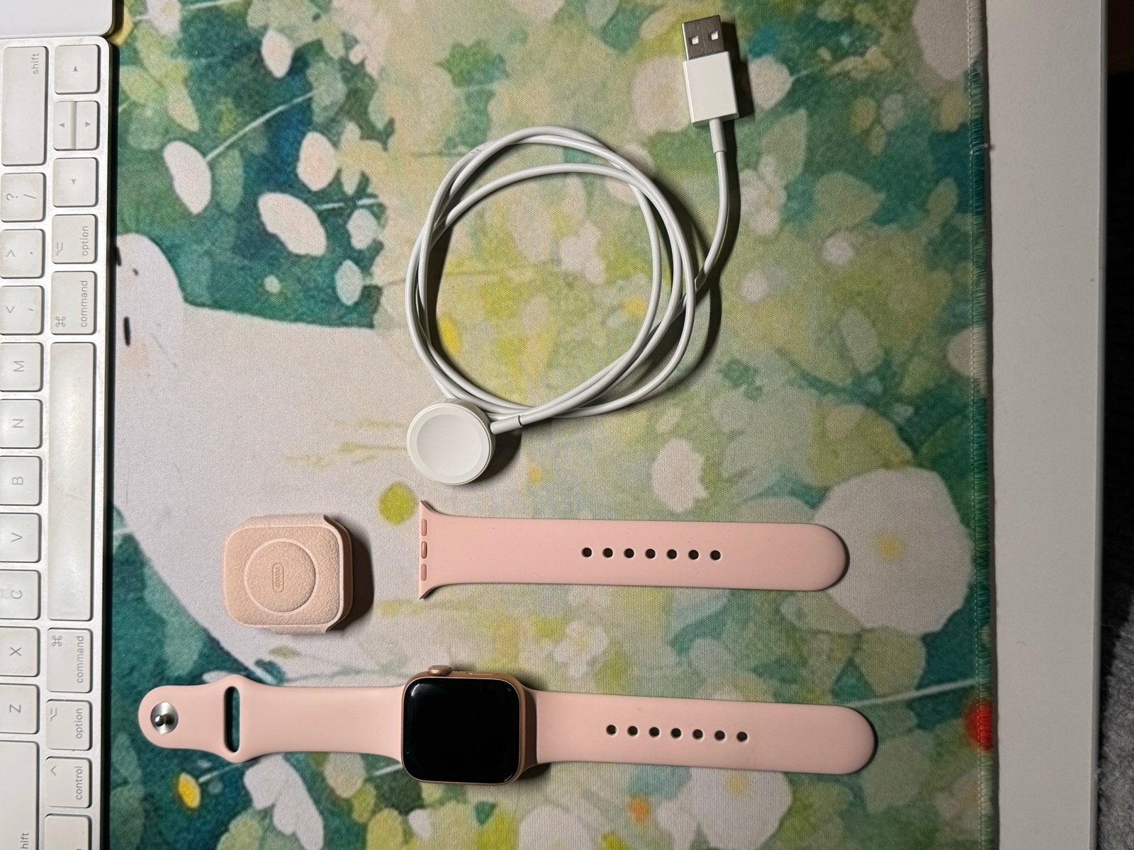 Apple Watch Series 5 40mm Roze met 95% batterijcapaciteit, IOS, Ophalen of Verzenden, Afstand, Gebruikt