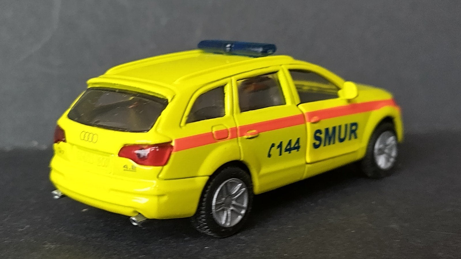 Audi Q7 SMUR Notarzt 144 1:55 Siku 1429 Pol, Auto, Ophalen of Verzenden, Zo goed als nieuw, Sieper