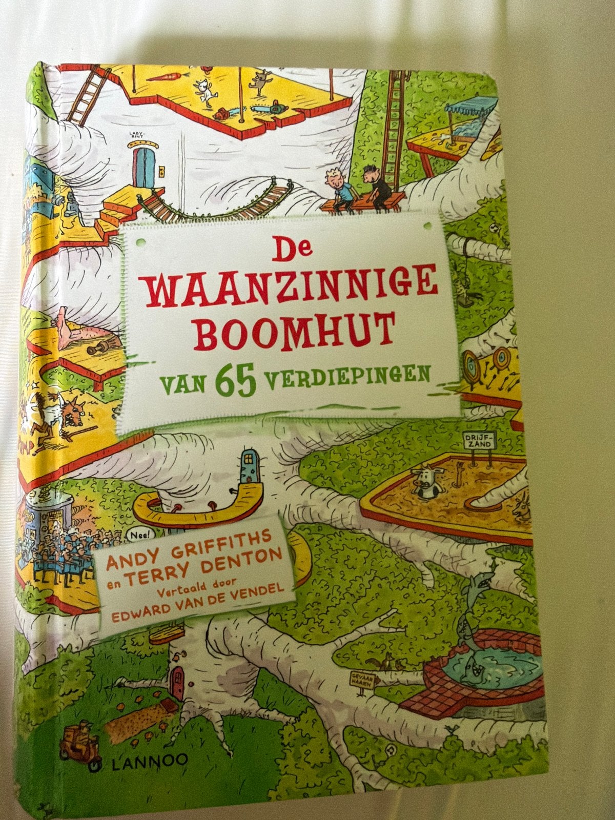 De Waanzinnige Boomhut van 65 Verdiepingen - Andy Griffiths, Boeken, Ophalen of Verzenden, Zo goed als nieuw, Fictie algemeen