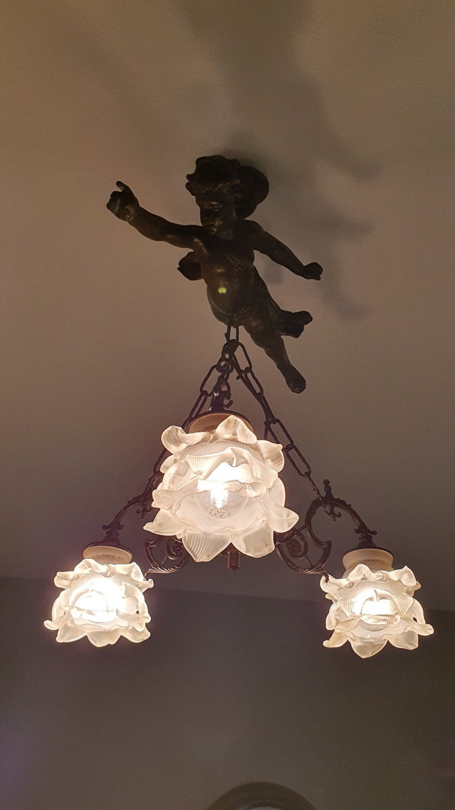 Hanglamp Engel, Ophalen