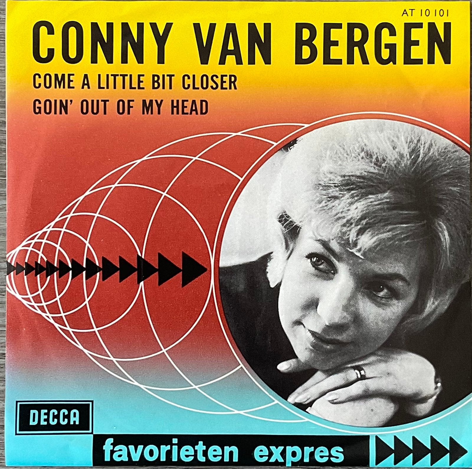 Conny van Bergen - Come a little bit closer (ALS NIEUW), Verzenden, Zo goed als nieuw, 7 inch, Pop