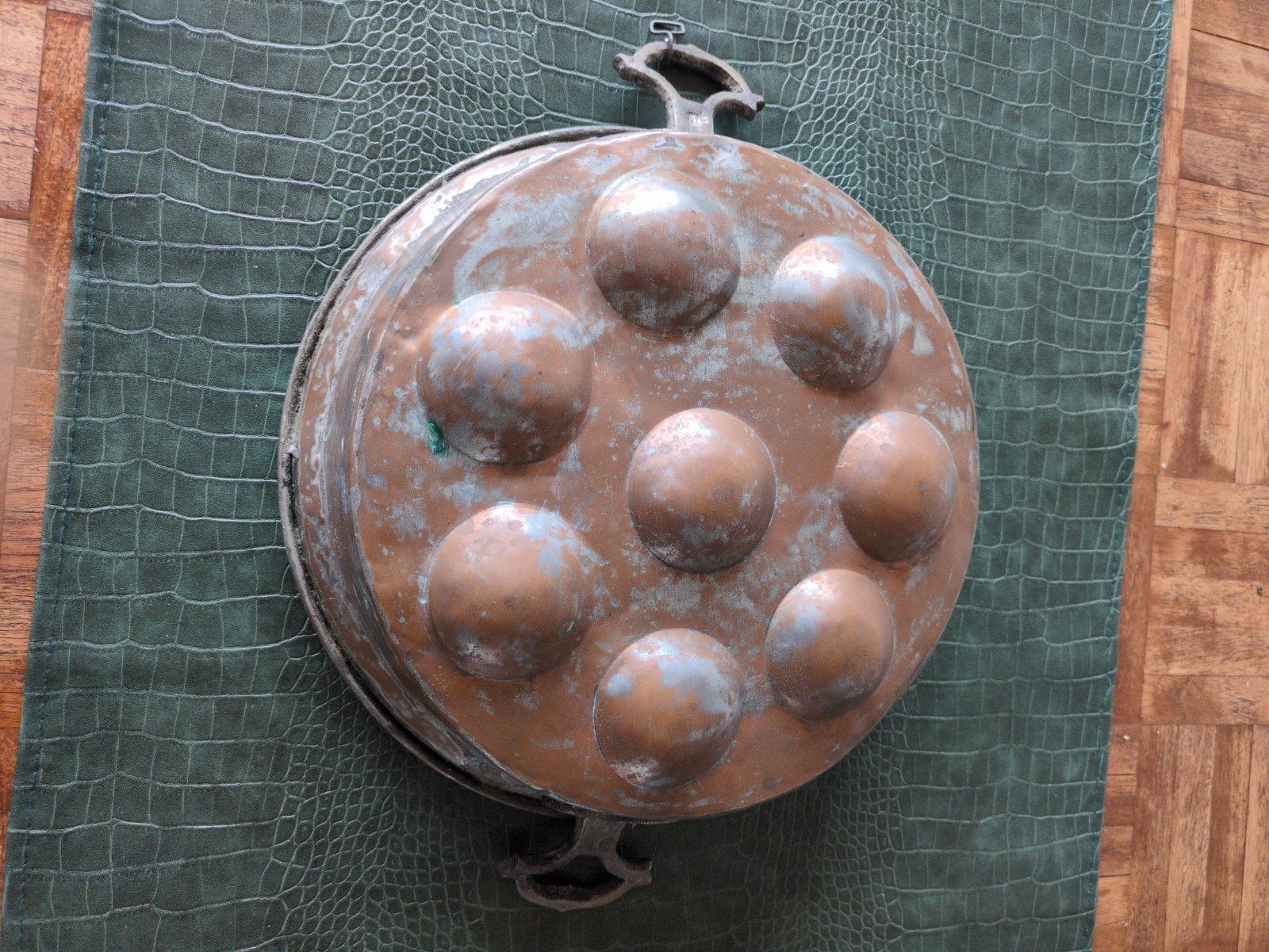Antieke koperen pan met 7 bollen, decoratief, Ophalen of Verzenden