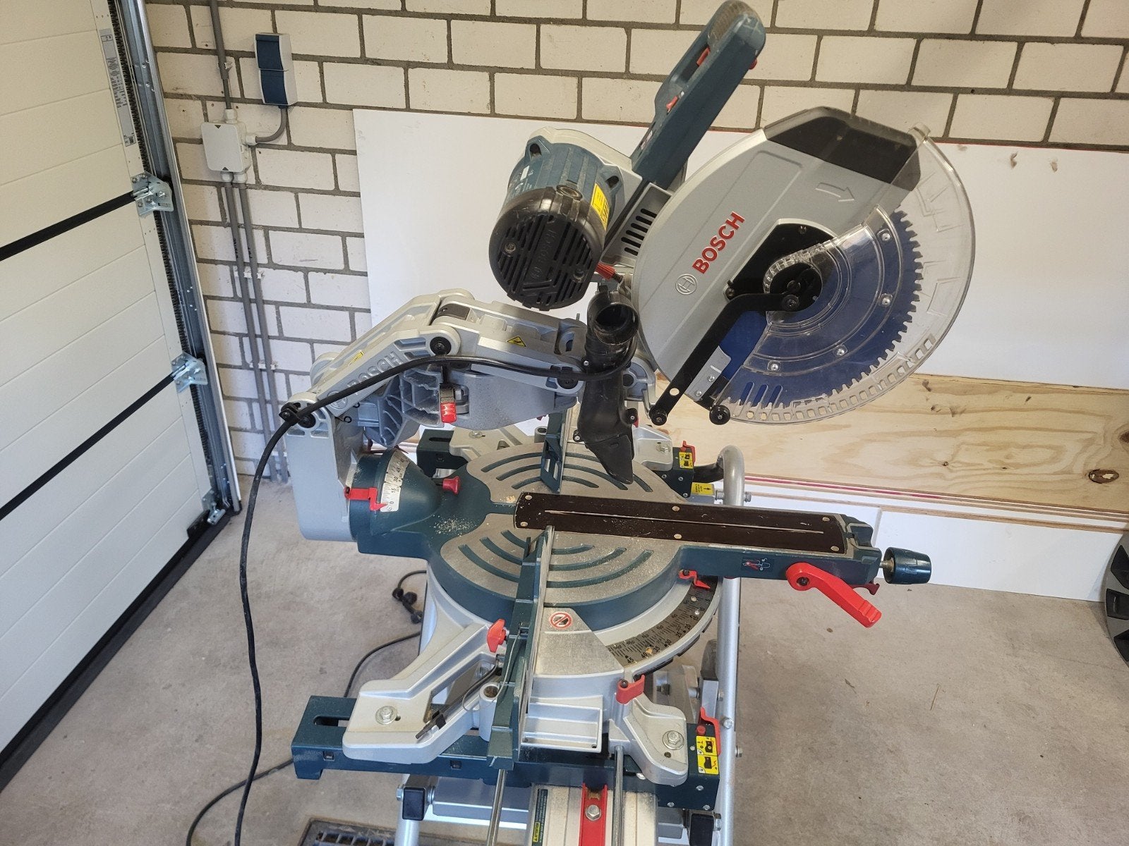 Bosch afkortzaag, Ophalen, 70 mm of meer, Afkortzaag, Bosch Professional (Blauw)