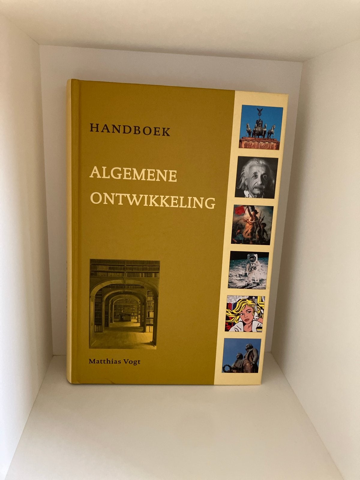 Handboek Algemene Ontwikkeling - Matthias Vogt, Ophalen of Verzenden, Gamma, Zo goed als nieuw, Overige niveaus