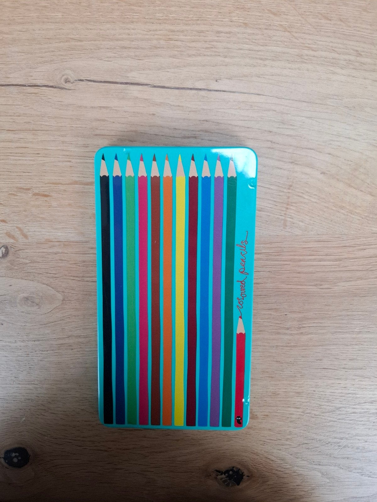 Kleurpotloden in metalen doosje, Hobby en Vrije tijd, Ophalen of Verzenden, Nieuw