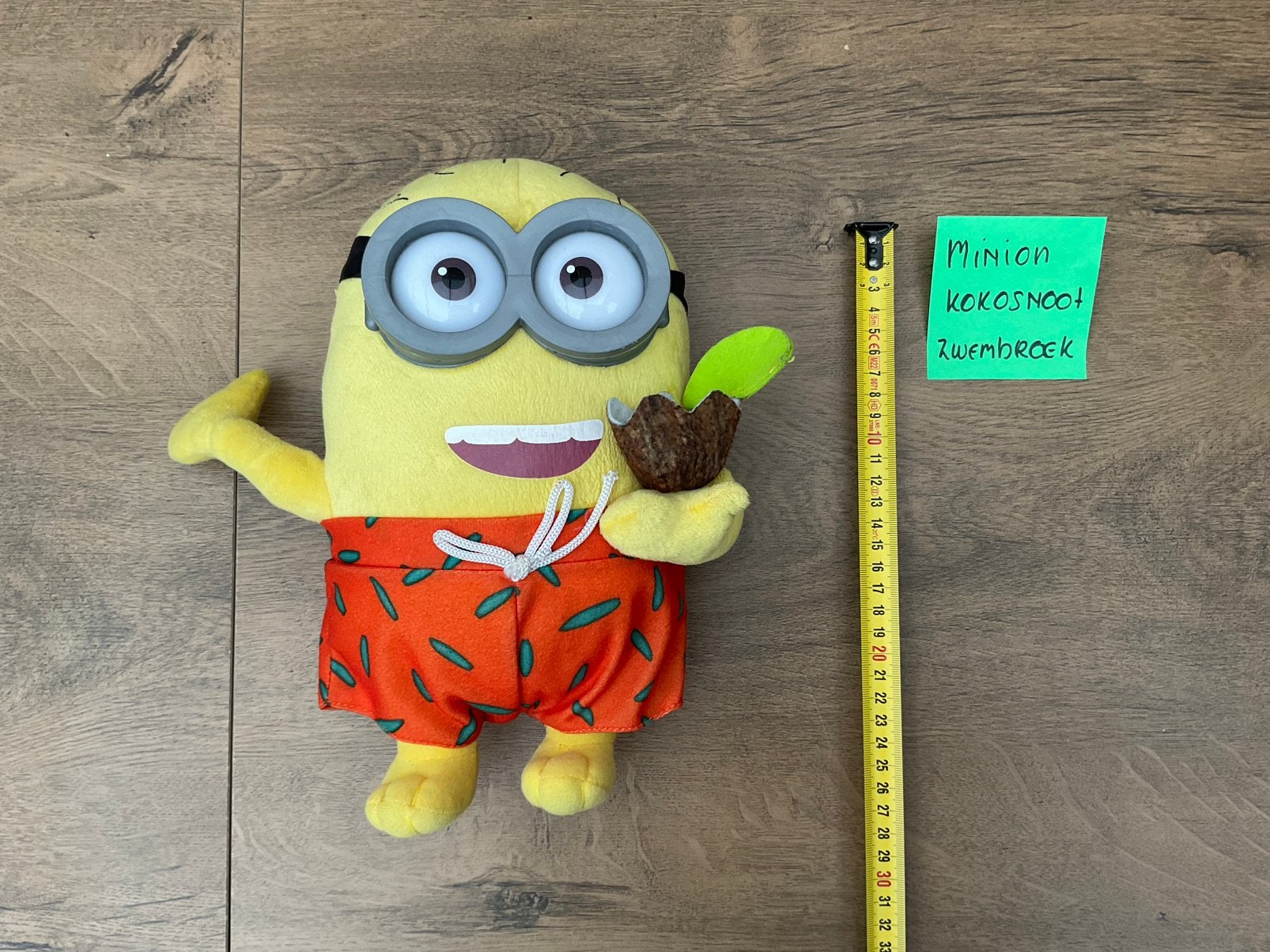Nieuwe zgan Minions knuffel met zwembroek en kokosnoot, Ophalen, Overige figuren, Nieuw, Beeldje of Figuurtje