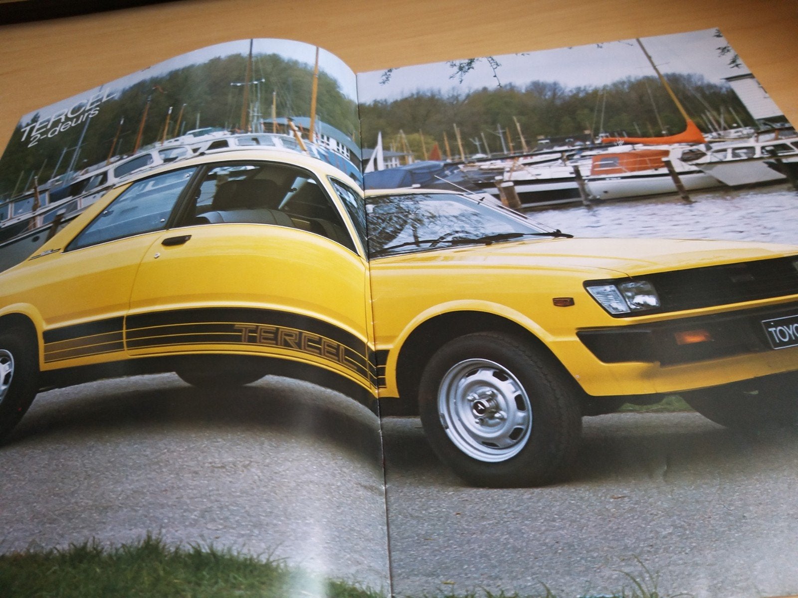 1980 Toyota Tercel Nederlandse folder izgst met mooie foto's, Ophalen of Verzenden, Zo goed als nieuw, Toyota