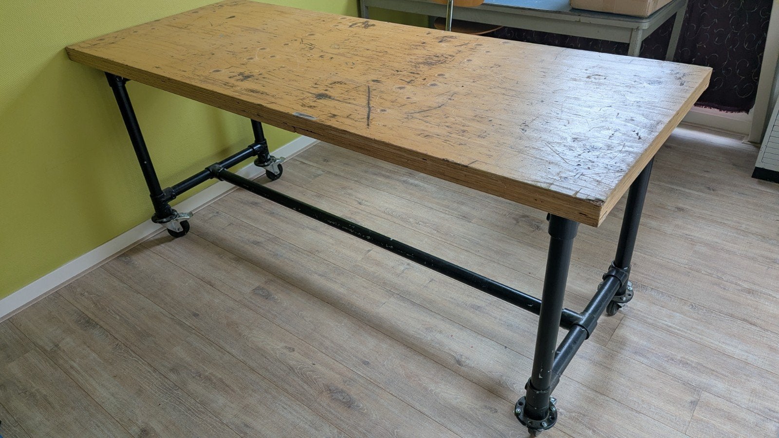 Werktafel, Ophalen, Gebruikt, 70 tot 120 cm