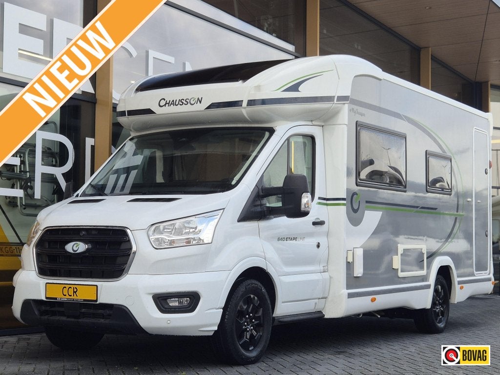 Chausson Etape Line 640 2025 Slechts 3.200 km, Caravans en Kamperen, Automaat, Chemisch toilet, Koelkast, Ford