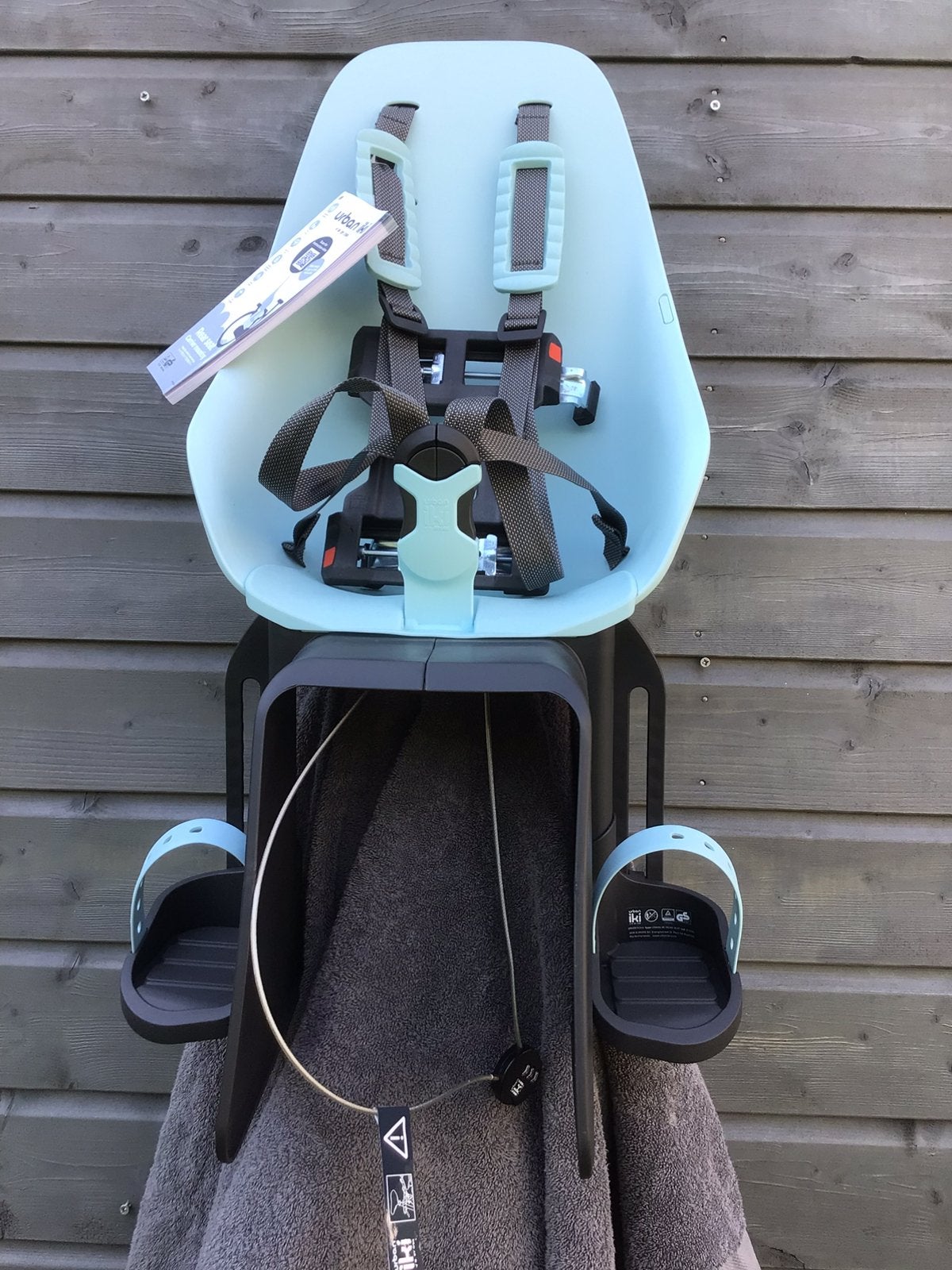 Urban Iki achterzitje NIEUW, Fietsen en Brommers, 15 t/m 25 kg, Achterzitje, Voetsteuntjes, Nieuw