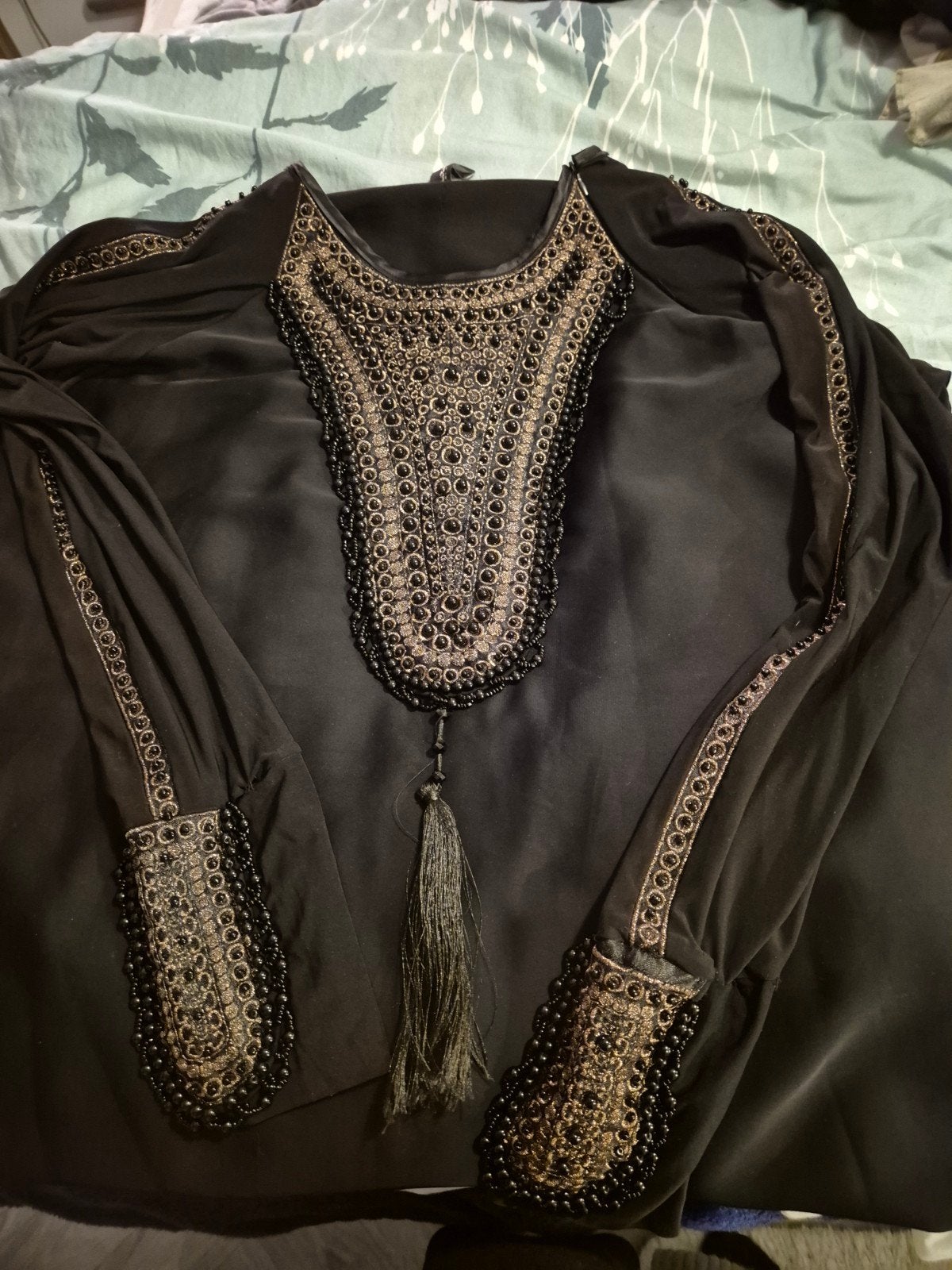 Zwarte Abaya met Gouden Borduurwerk, Maat 38/40 (M), Zwart, Ophalen of Verzenden, Onder de knie