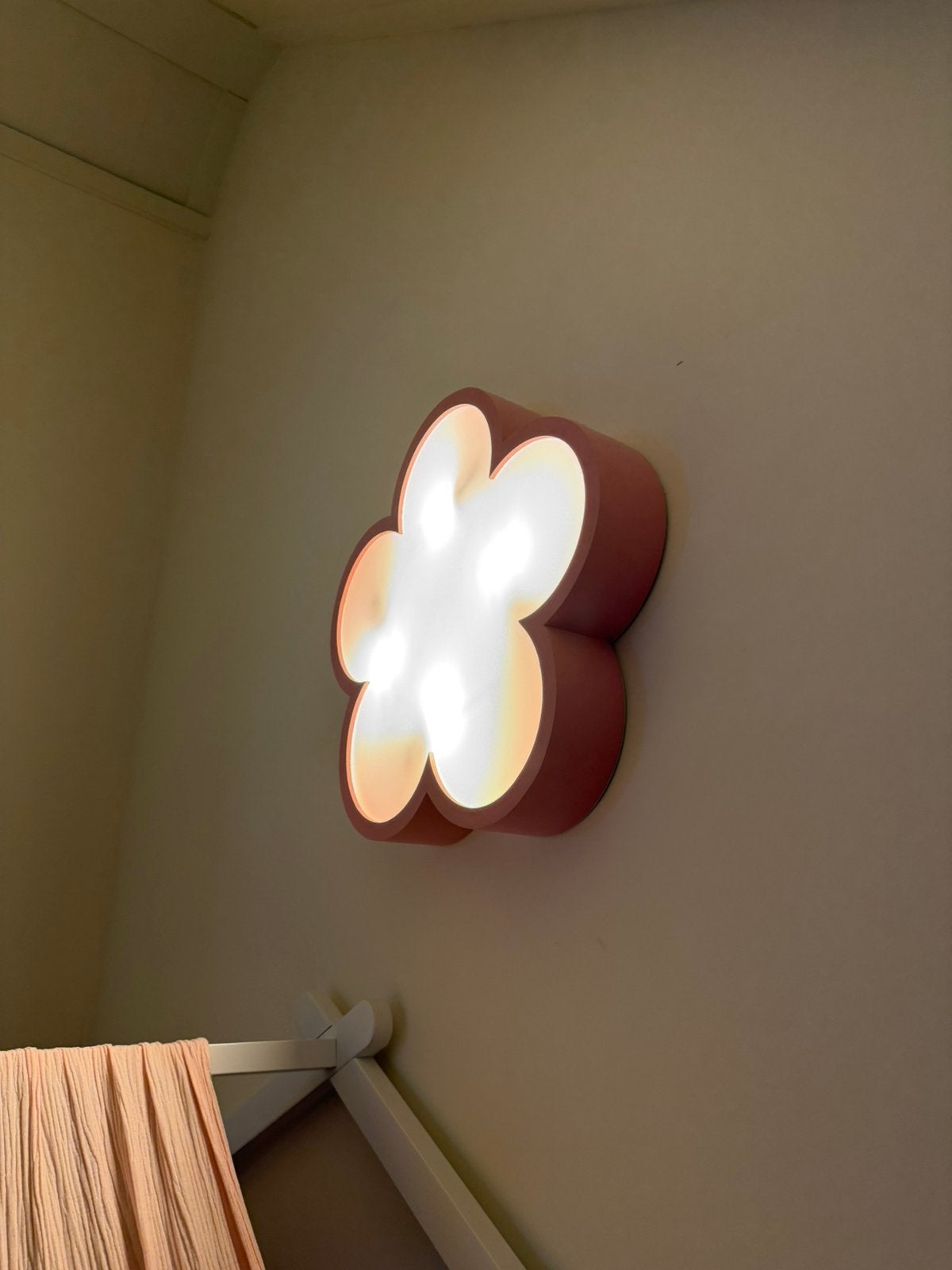 Bloem wandlamp, Ophalen of Verzenden, Zo goed als nieuw, Wandlamp, Roze