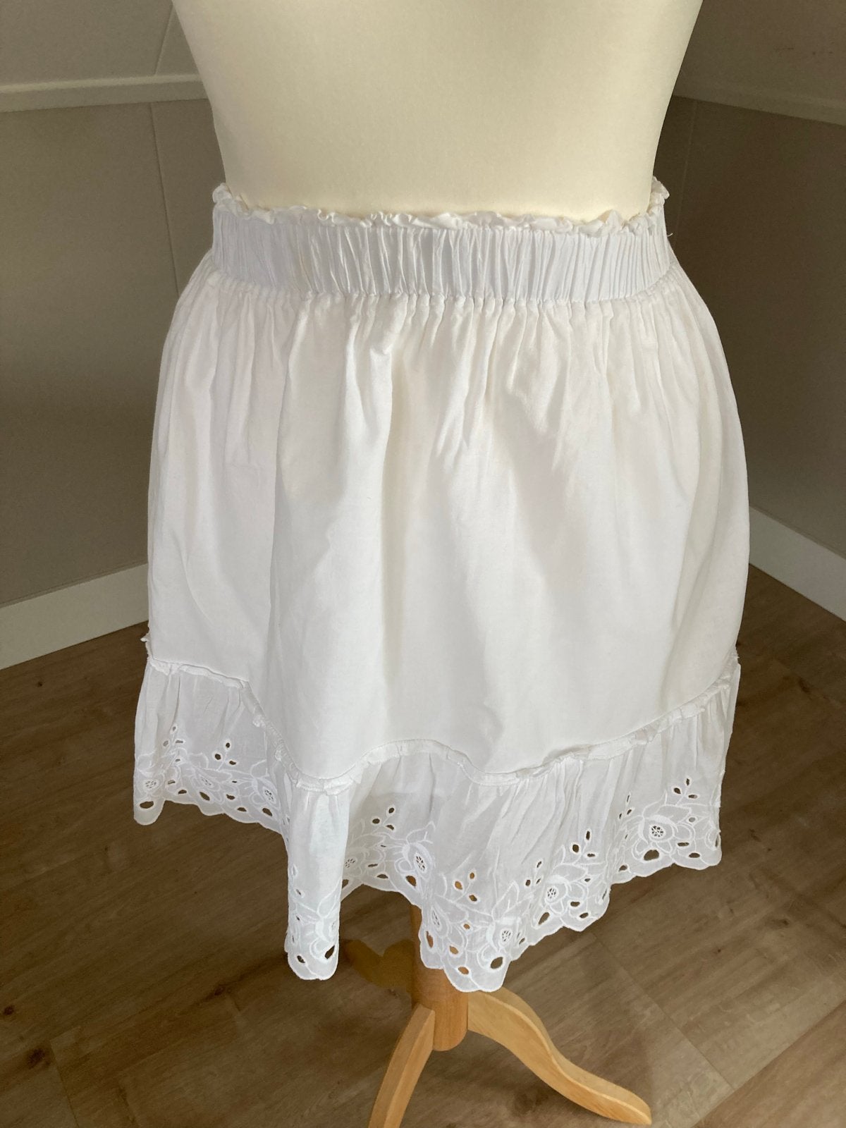 Witte Loavies rok met broderie, maat XS, Wit, Ophalen of Verzenden, Zo goed als nieuw, Maat 34 (XS) of kleiner