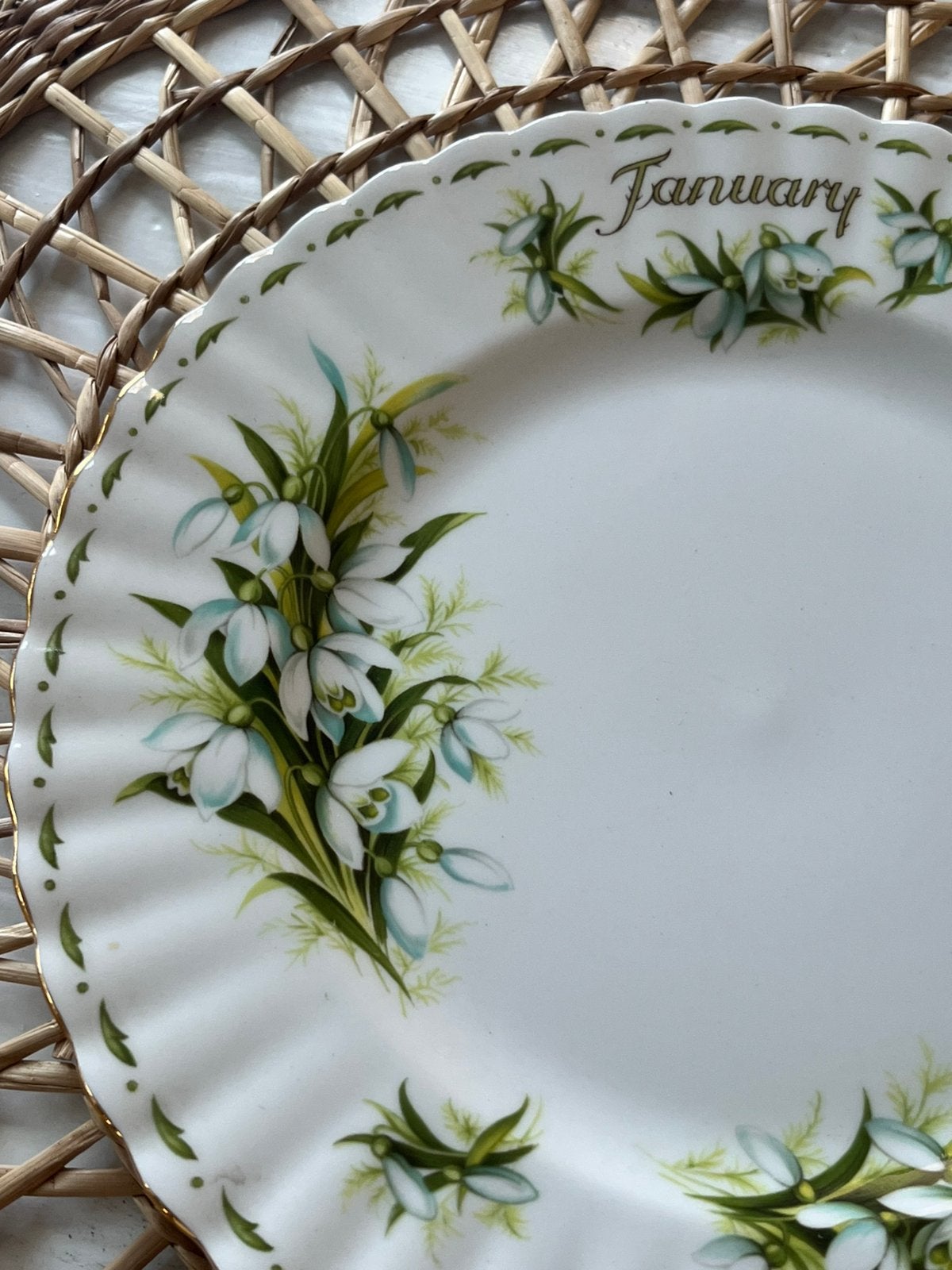 Prachtig Royal Albert bord “Flower of the Month" Januari, Antiek en Kunst, Ophalen of Verzenden