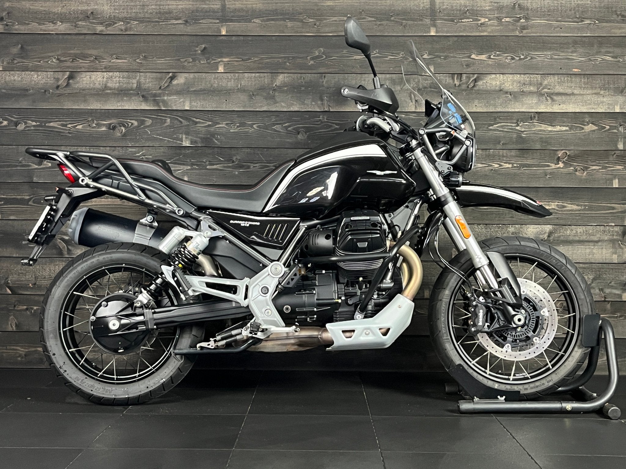 Moto Guzzi V85 TT GUARDIA D'ONORE (bj 2023), Motoren, Meer dan 35 kW, Toermotor, 850 cc, Handgeschakeld